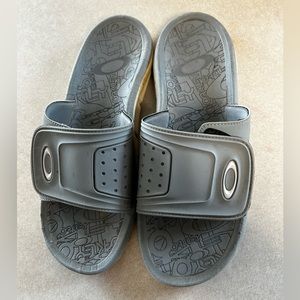 Oakley Slides